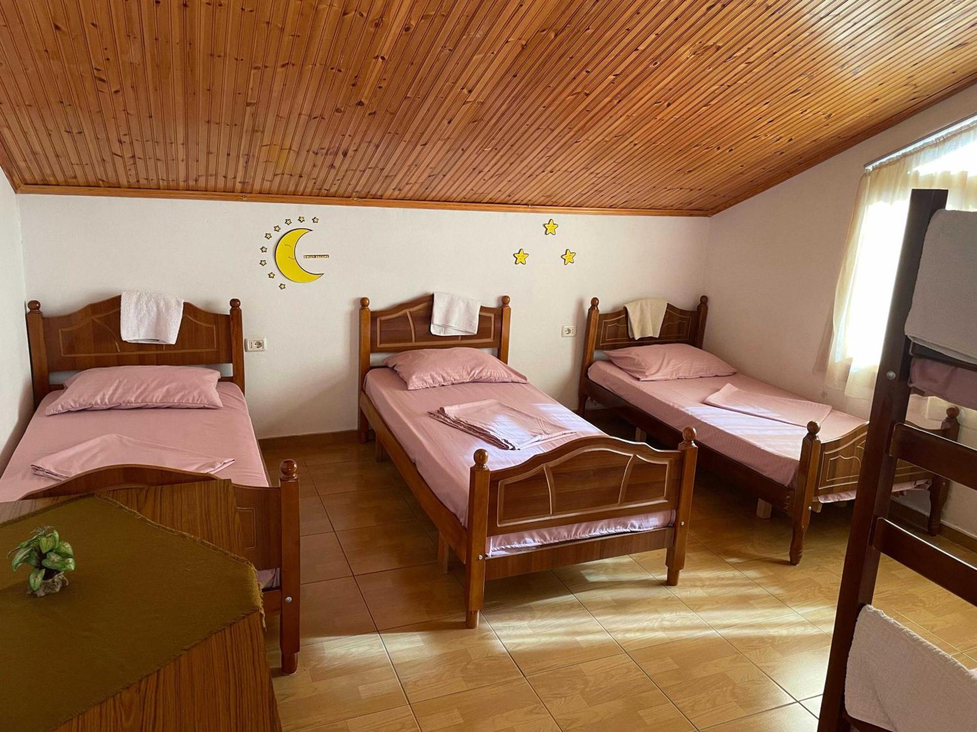 Happy Corner Guest House Shkoder Exterior photo